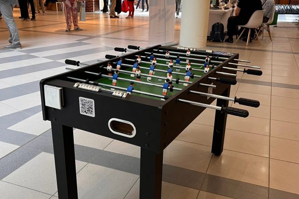 Esküvői programok - Minigolf, Interaktív játszófal, Photo Booth, Csocsó asztal, Fa játékeszközök